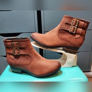 SOREL Lolla Bootie ☆ Waterproof Zip-Up Ankle Boot ☆ Size 8 Womens